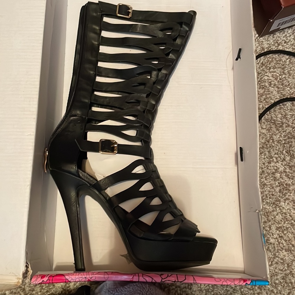 strappy, sexy black boots, size 7 - Picture 4 of 7